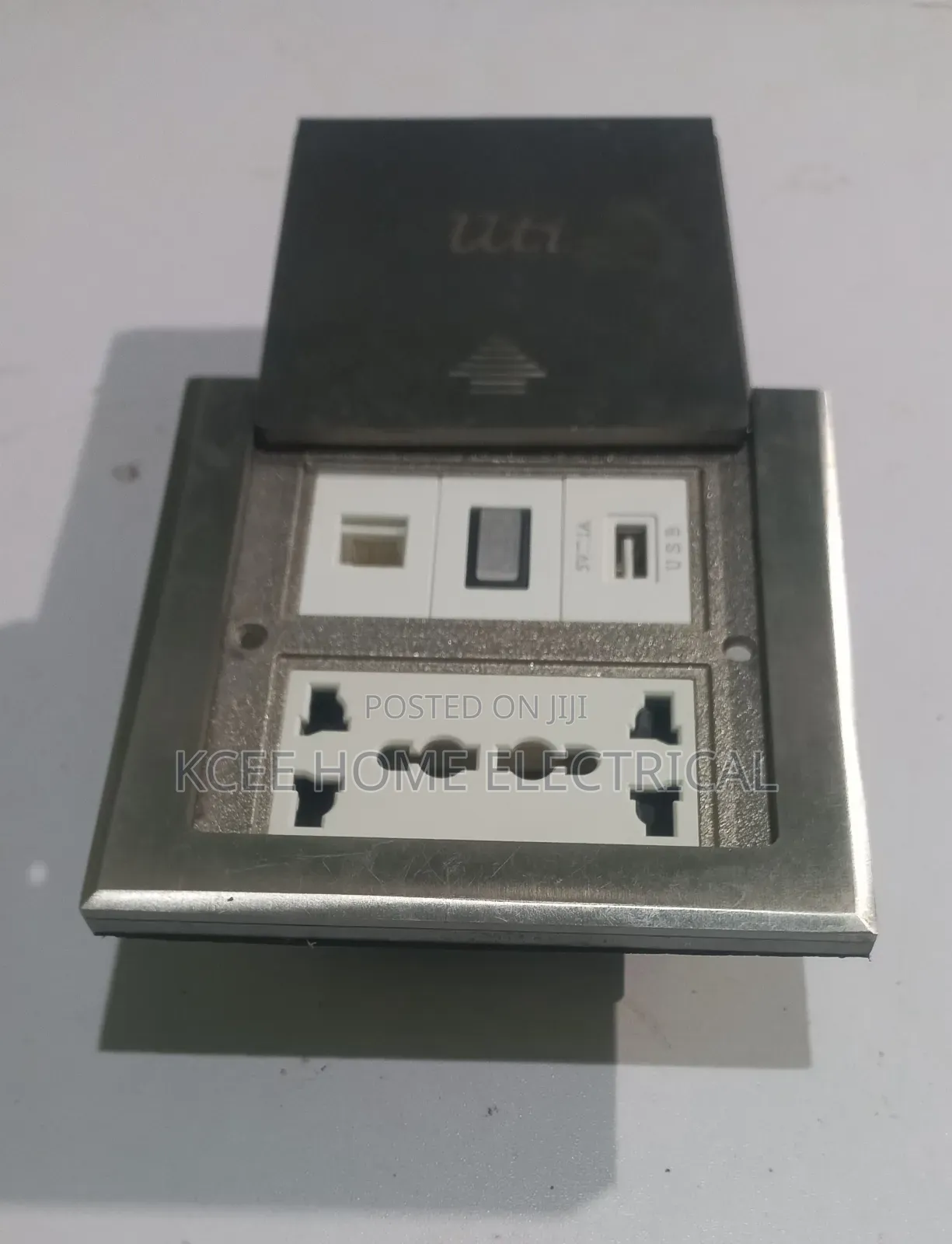 13a Sliding Cover Floor Socket With Usb, Hdmi Data Port