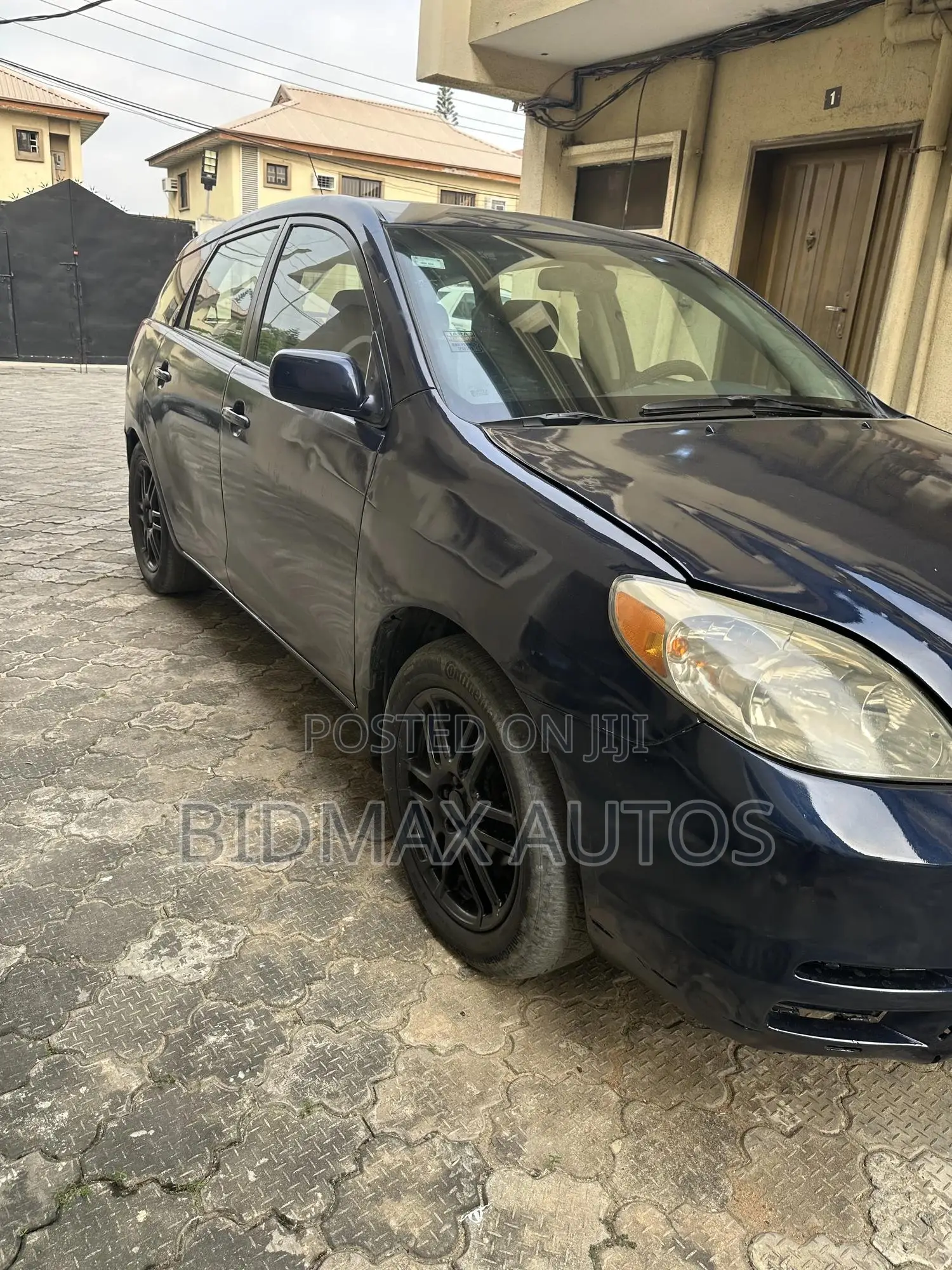 Toyota Matrix XR Hatchback FWD (1.8L 4cyl 4A) 2005 Blue