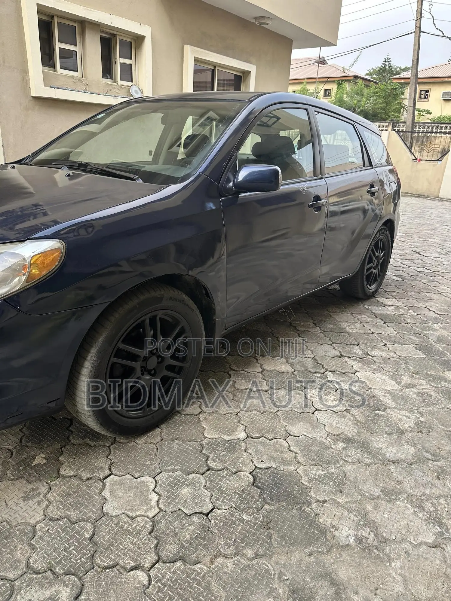 Toyota Matrix XR Hatchback FWD (1.8L 4cyl 4A) 2005 Blue
