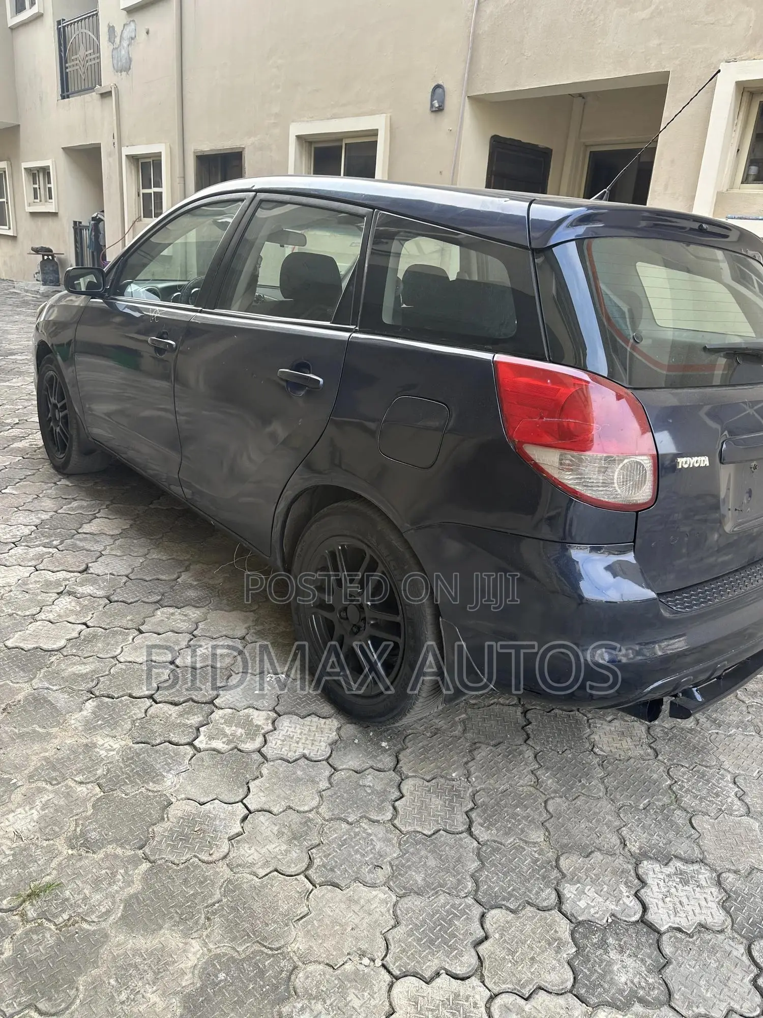 Toyota Matrix XR Hatchback FWD (1.8L 4cyl 4A) 2005 Blue
