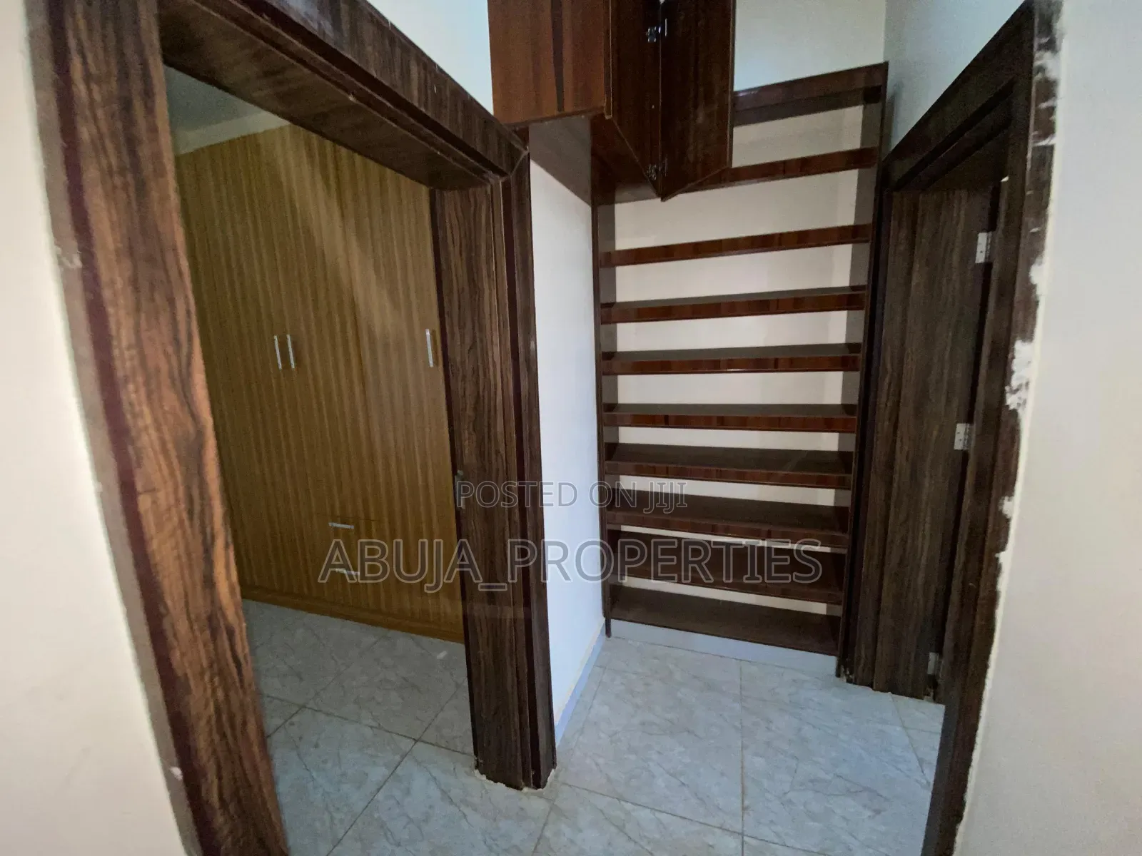 4bdrm Duplex in In A Secured Estate, Life Camp for rent