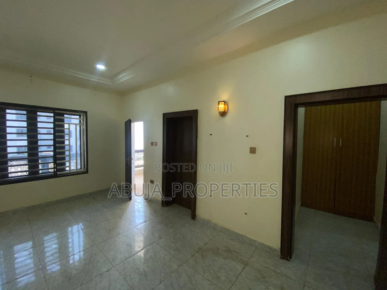 4bdrm Duplex in In A Secured Estate, Life Camp for rent