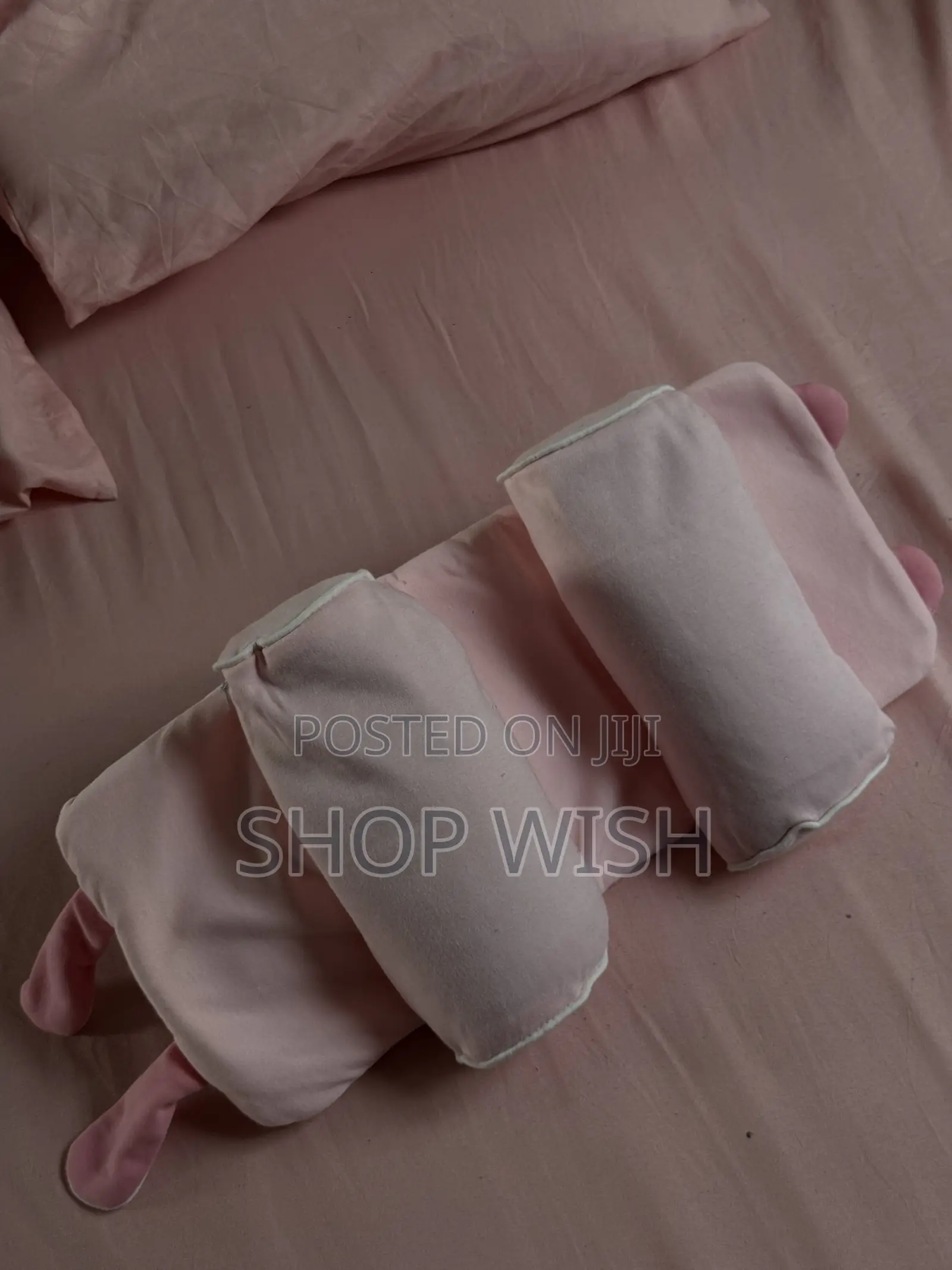Pillow to Support Premature Babies and Mature Babies Growth