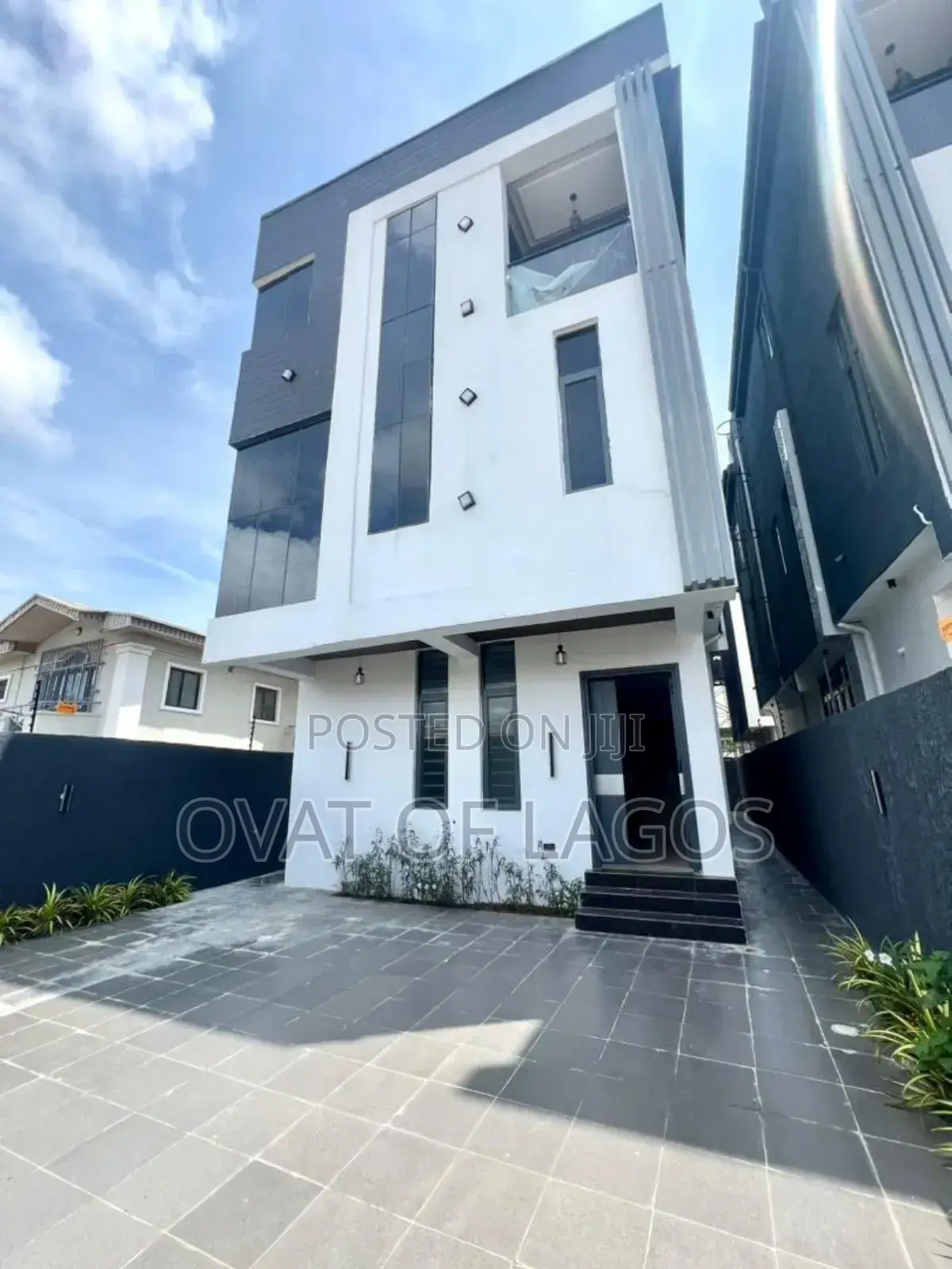 5bdrm Duplex in Lekki Phase 1 for sale