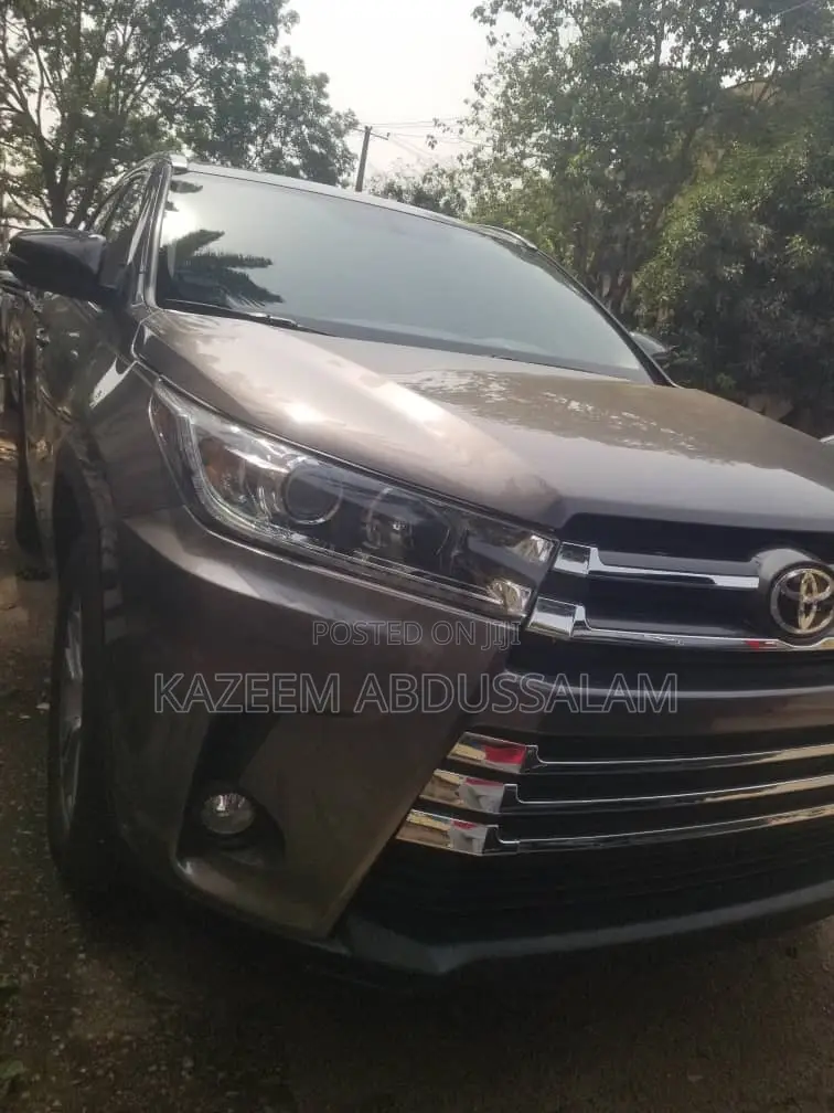 Toyota Highlander 2018 Silver