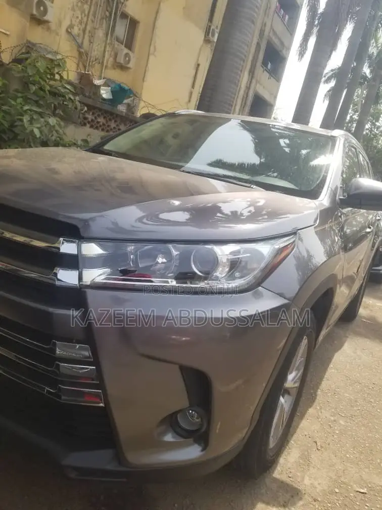 Toyota Highlander 2018 Silver