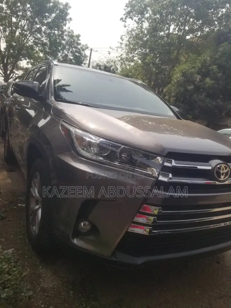 Toyota Highlander 2018 Silver