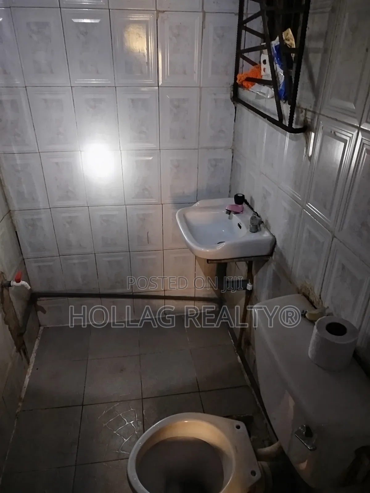 4bdrm Block of Flats in Alaba for sale