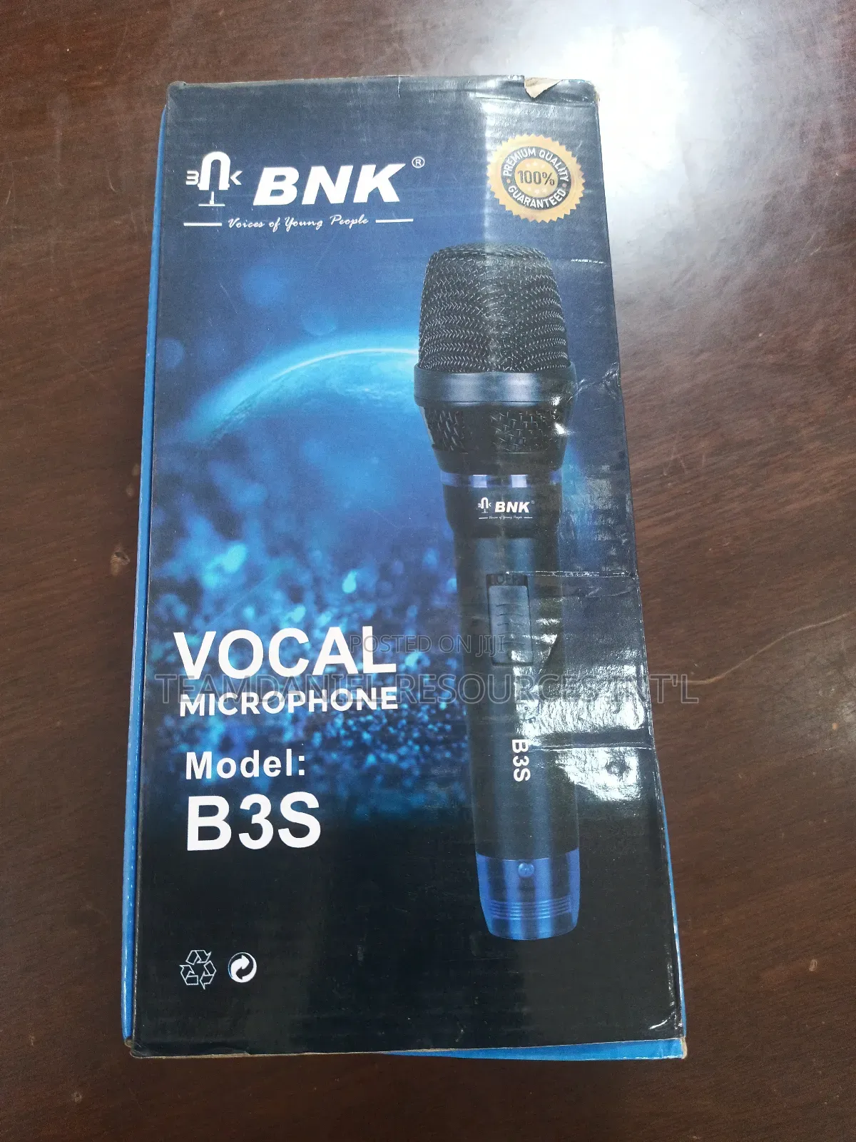 BNK Oval Microphone