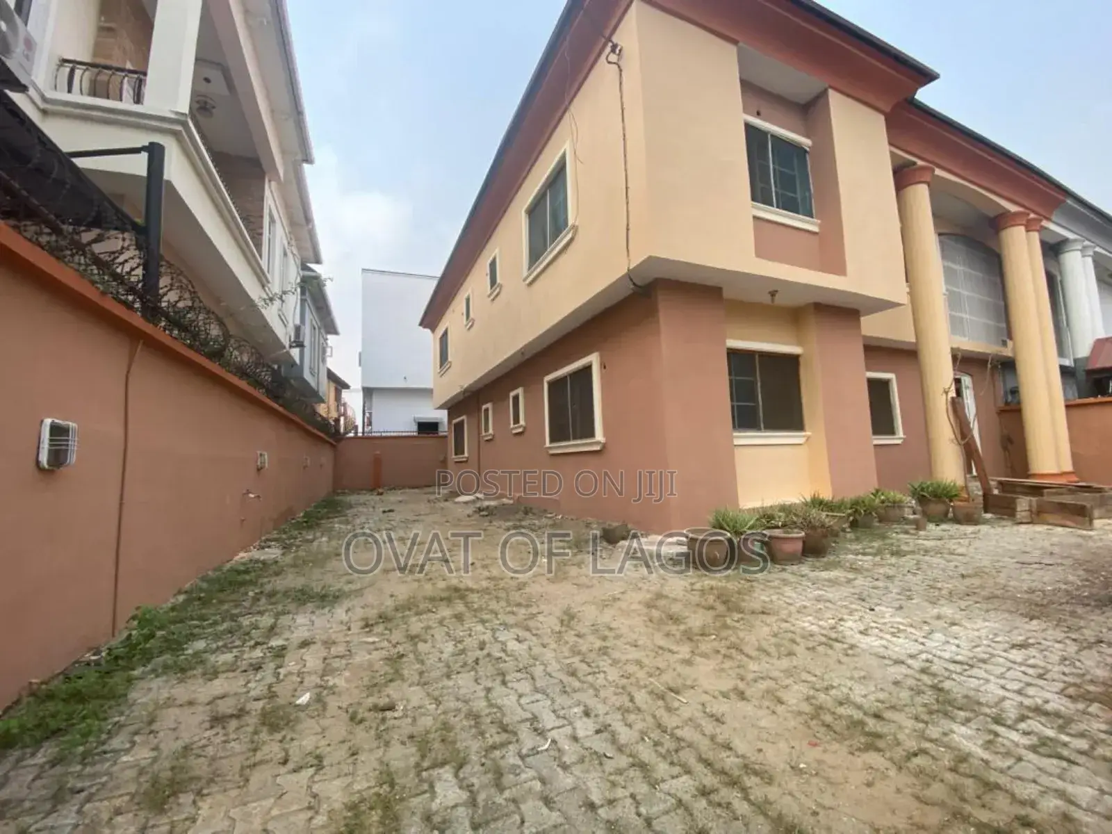 4bdrm Duplex in Ikota Villa for rent