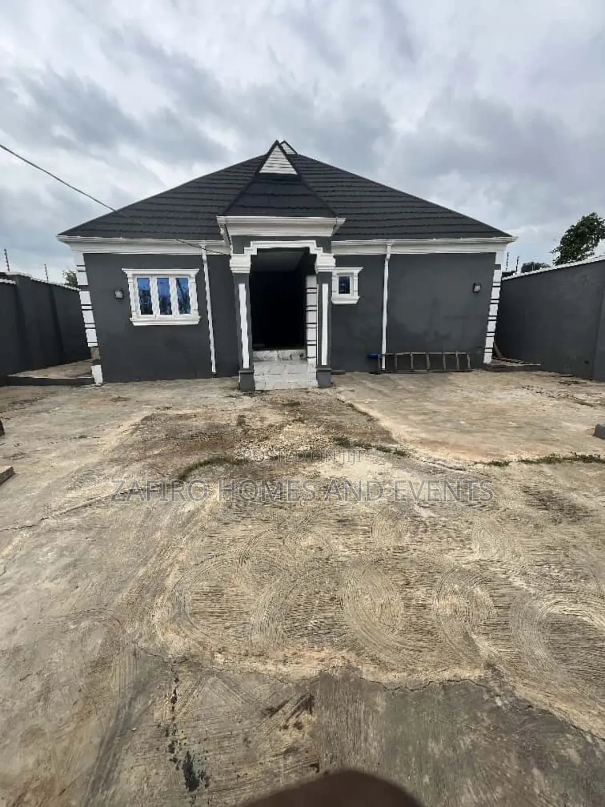 3bdrm Bungalow in Papa Oganla Wire And, Ibadan for sale