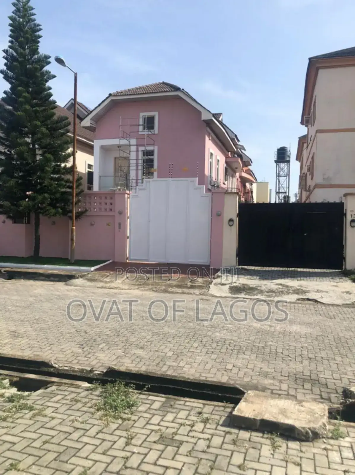 5bdrm Duplex in Lekki Phase 1 for sale