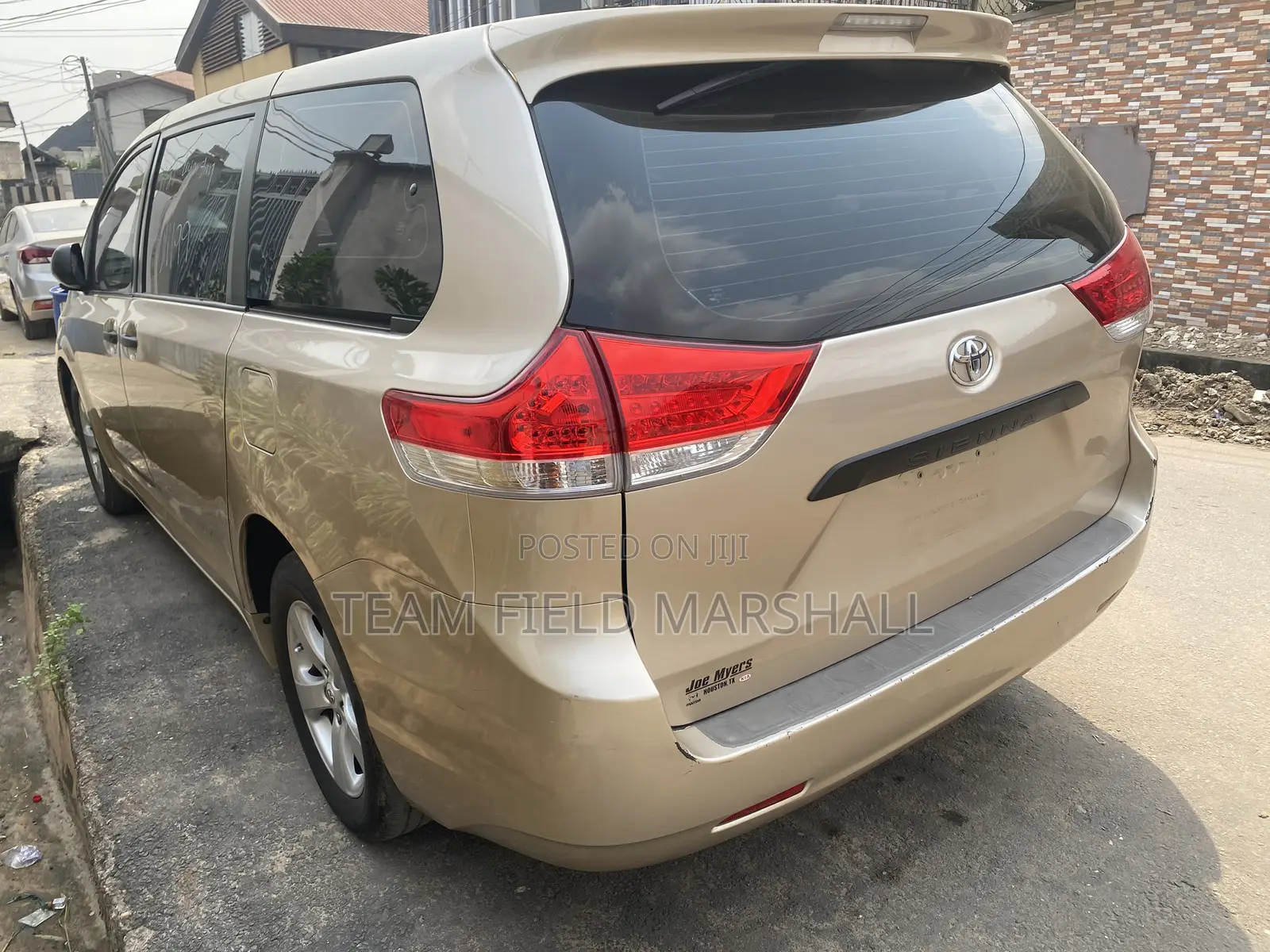 Toyota Sienna LE 7 Passenger 2012 Gold