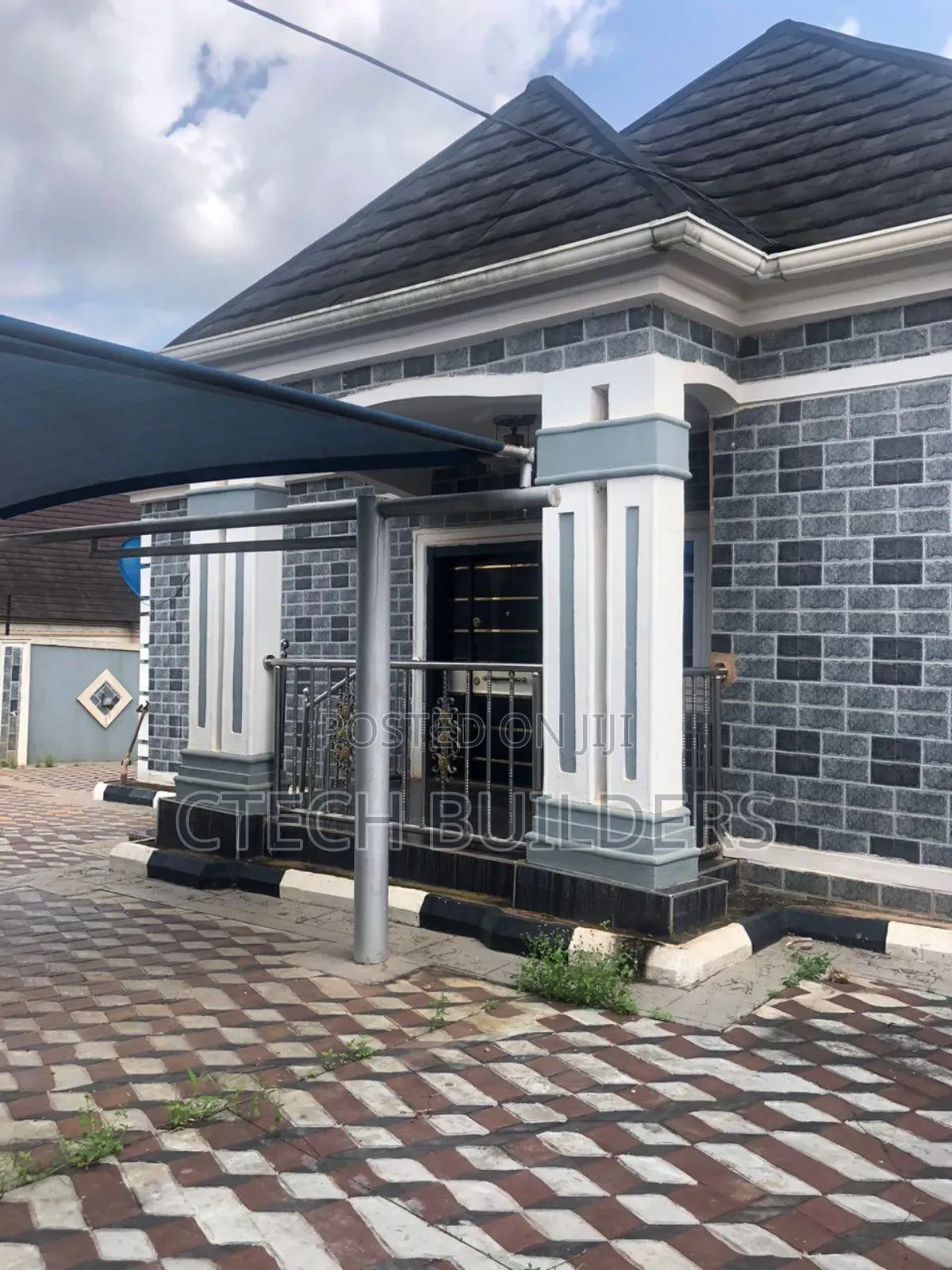 4bdrm Bungalow in Benin City for sale