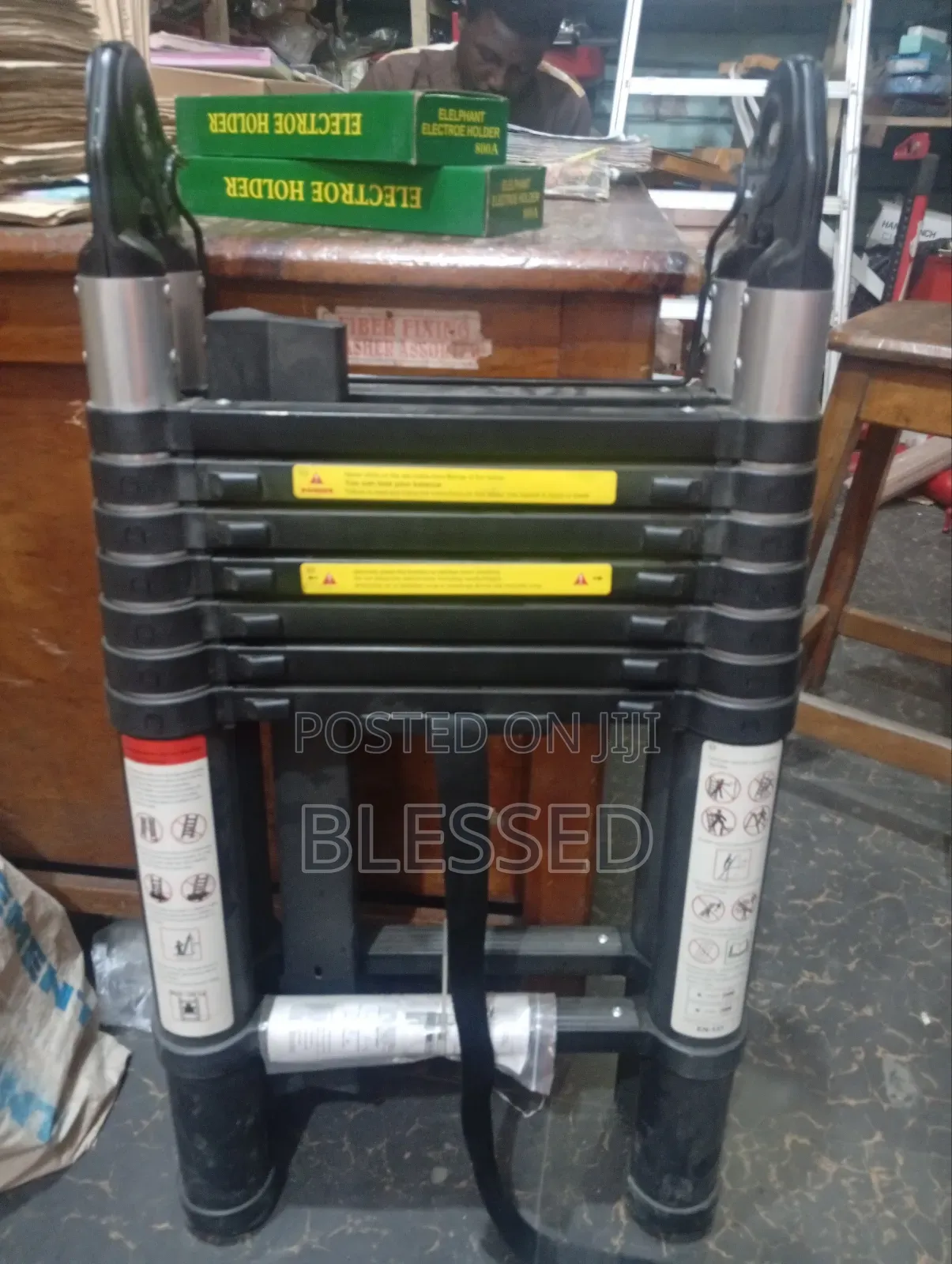 2.5+2.5m Double Telescopic Ladder