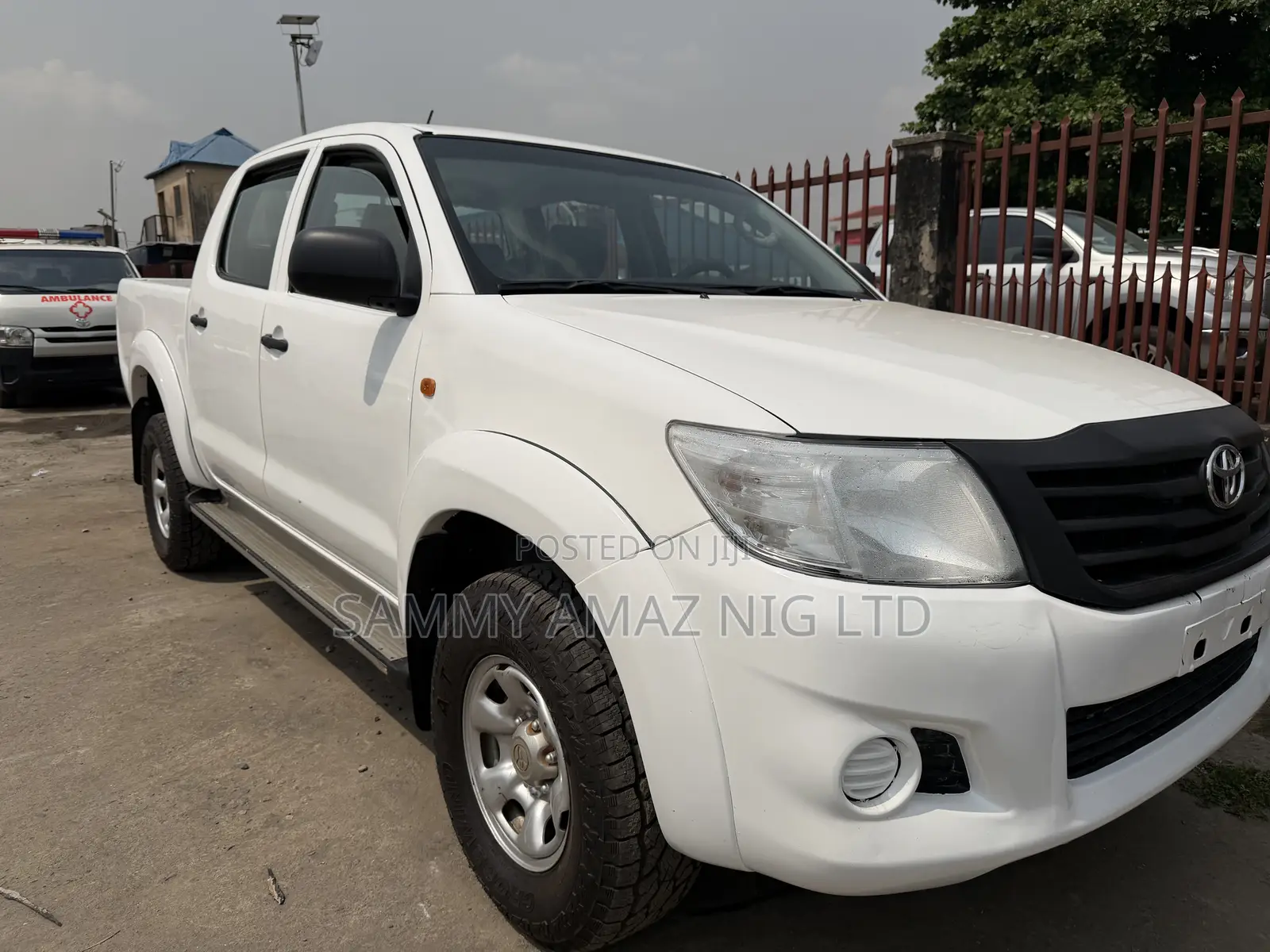 Toyota Hilux WORKMATE 4x4 2014 White