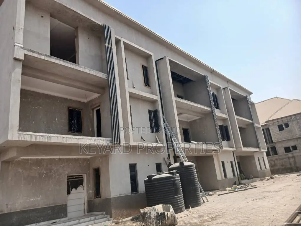 2bdrm Block of Flats in FHA for sale