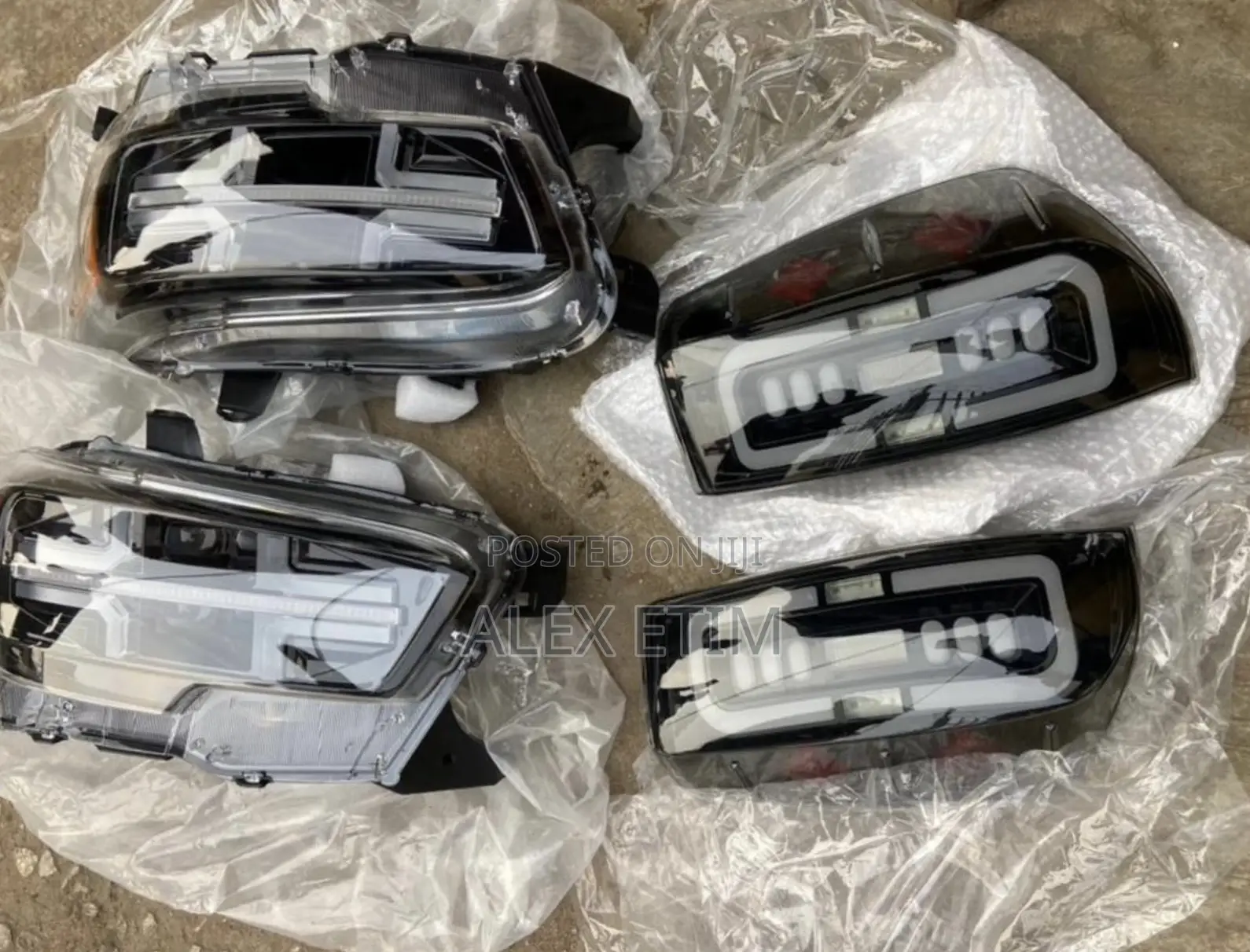 Fullight and Back Light Tacoma 2020 Available as Seen
