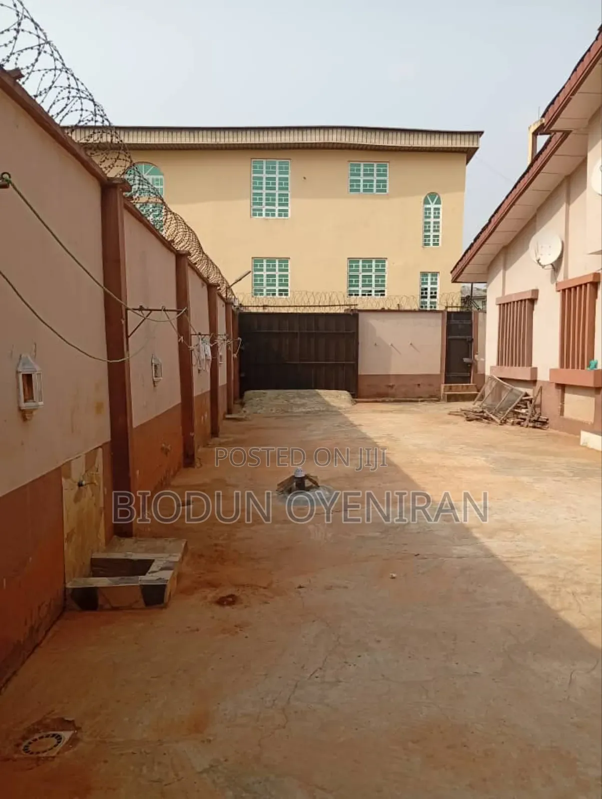 4bdrm Duplex in Egbeda for sale
