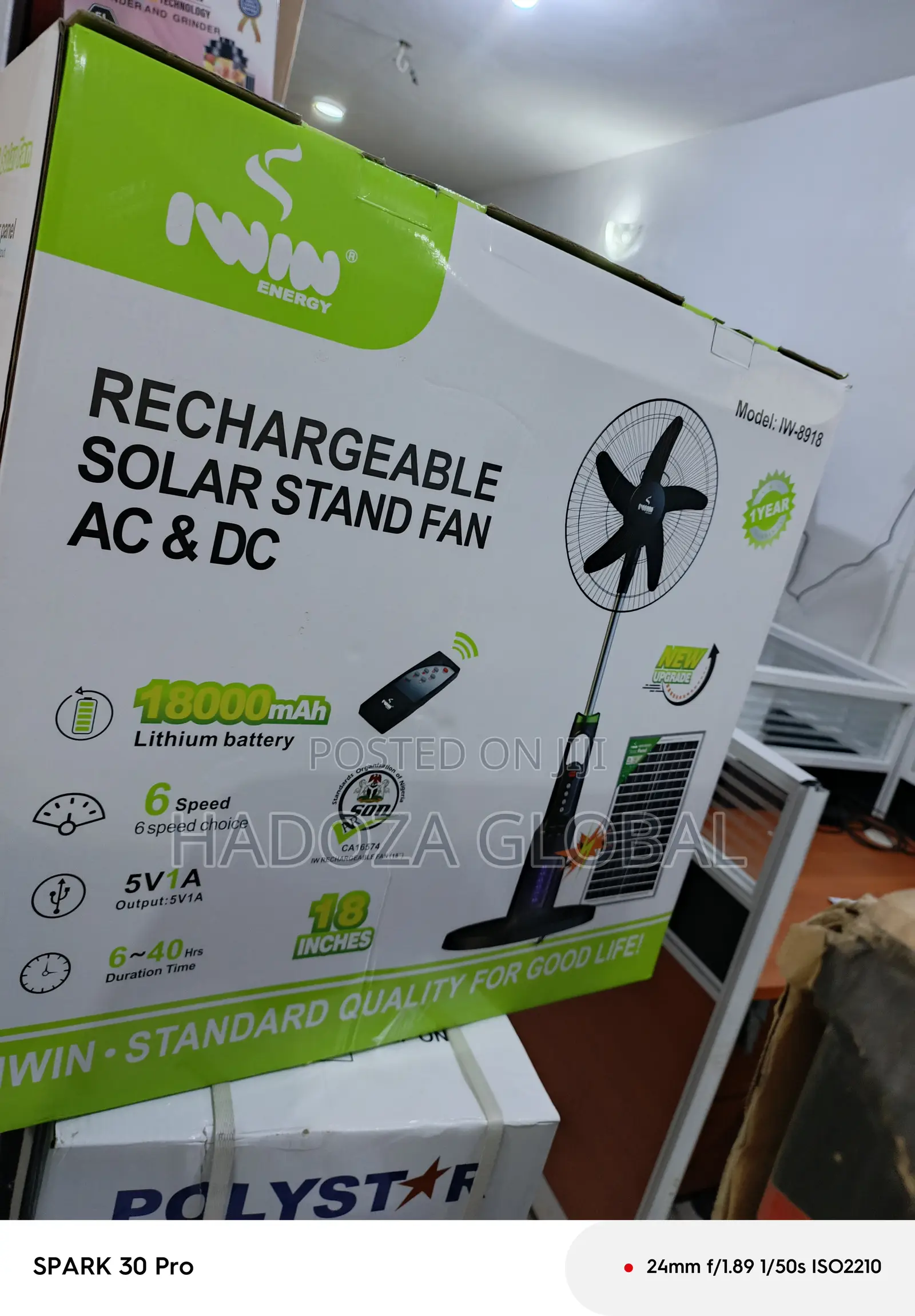 Iwin 18” Rechargeable Solar Fan With Panel