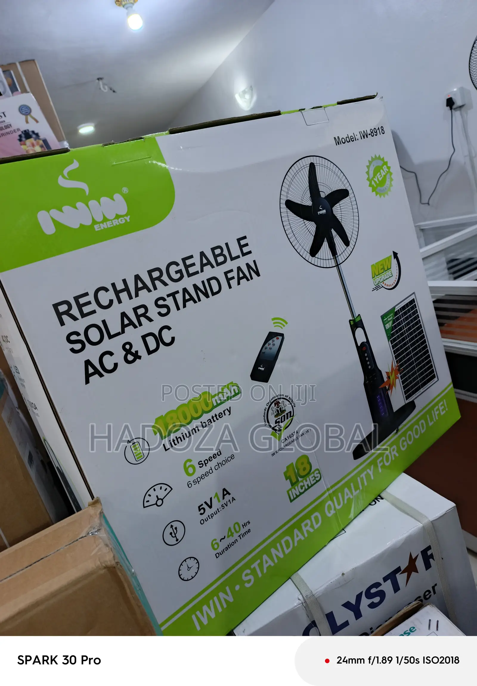 Iwin Fan 18 Inches With Battery And Sola