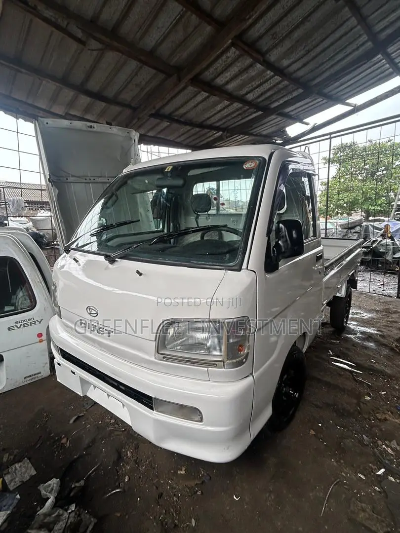 Daihatsu Hijet 2012 White