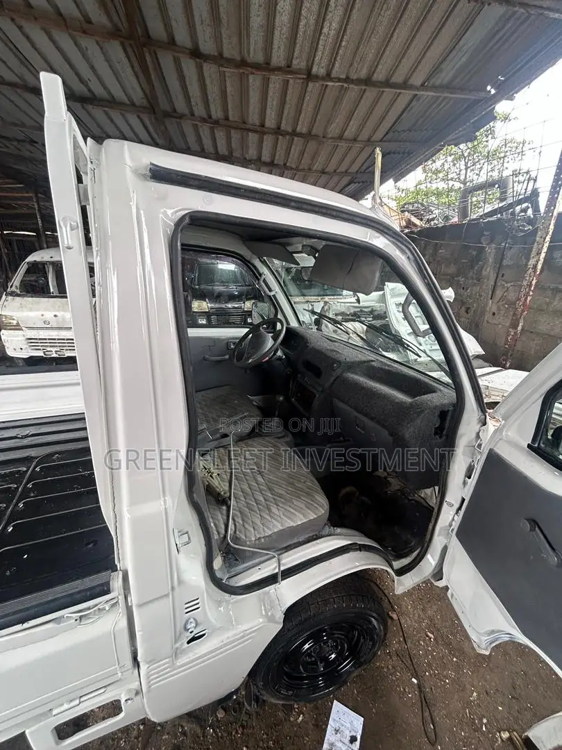 Daihatsu Hijet 2012 White