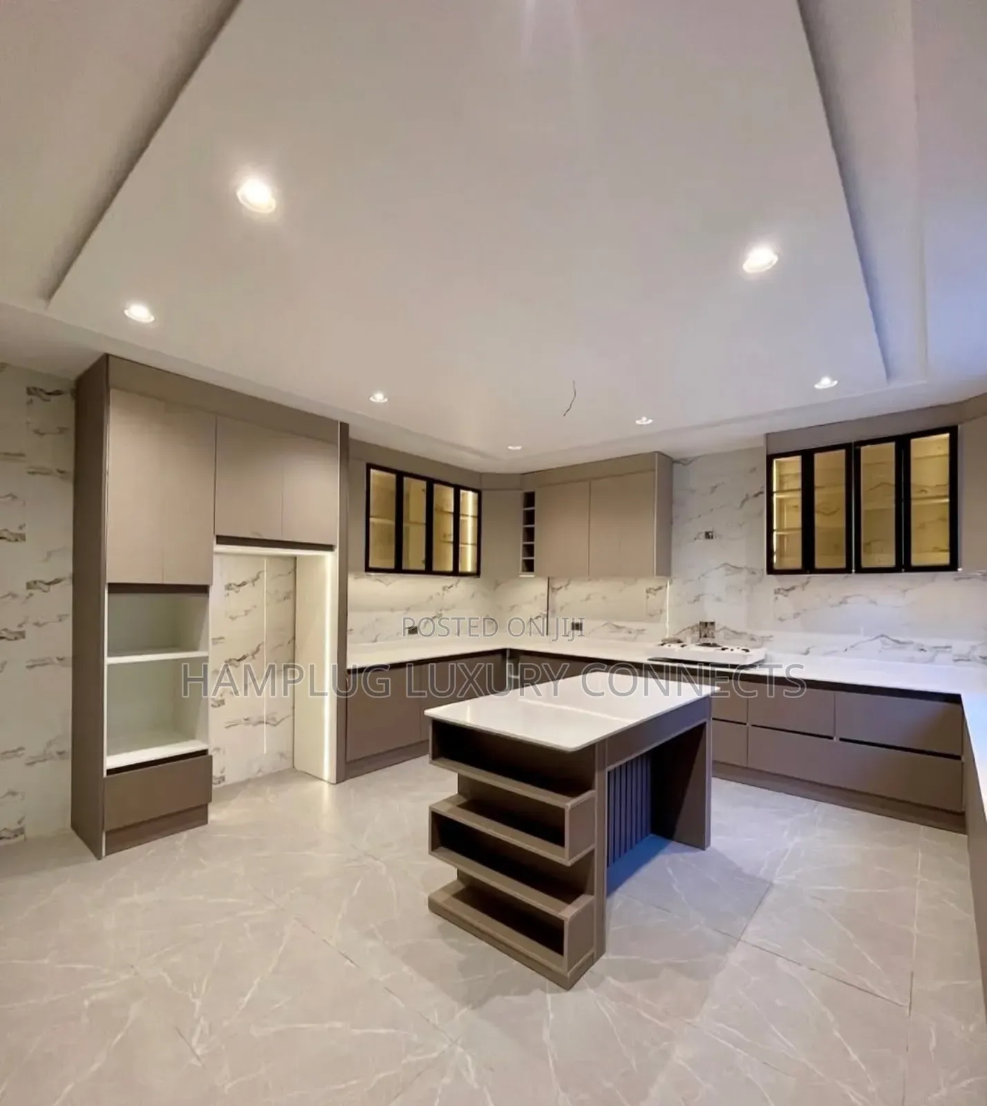 Furnished 7bdrm Duplex in Kado for sale