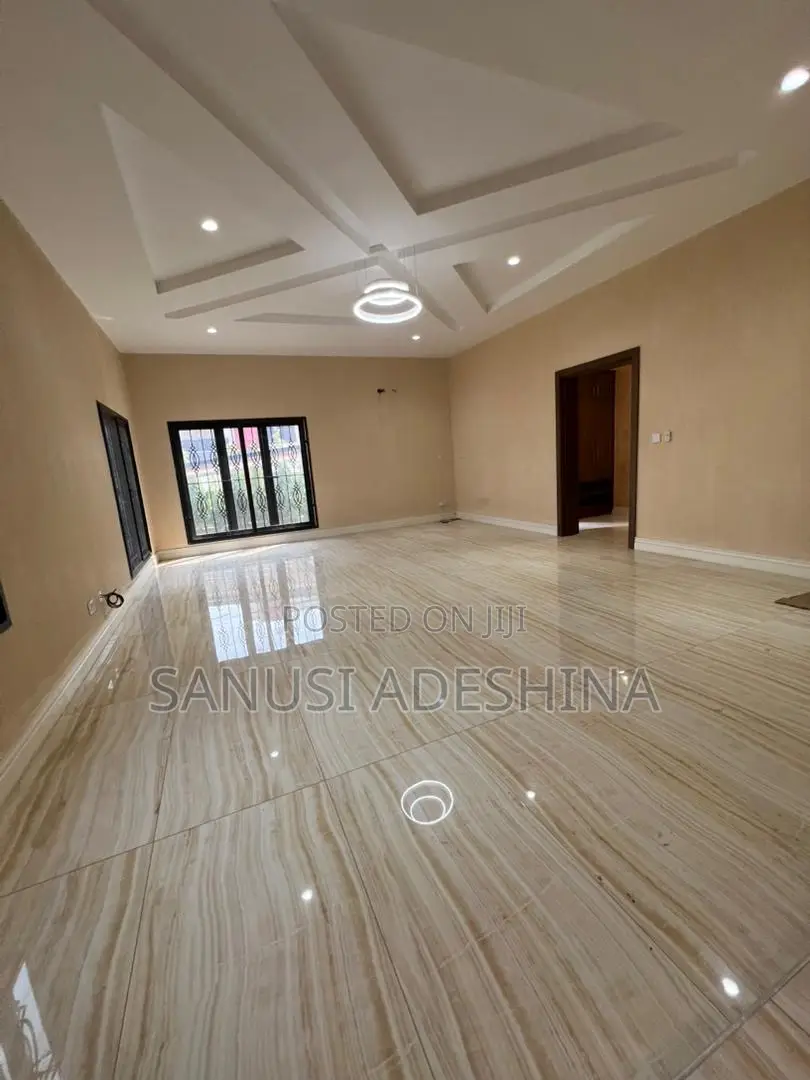 6bdrm Duplex in Life Camp Fct Abuja for sale