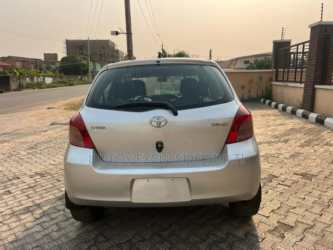 Toyota Yaris 1.3 HB T3 Spirit 2009 Silver