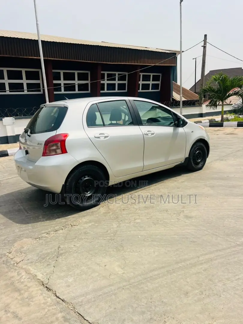 Toyota Yaris 1.3 HB T3 Spirit 2009 Silver