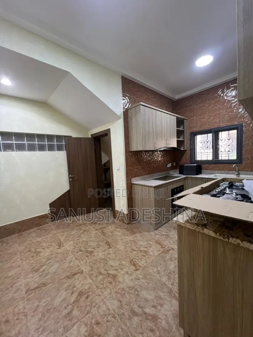 6bdrm Duplex in Life Camp Fct Abuja for sale