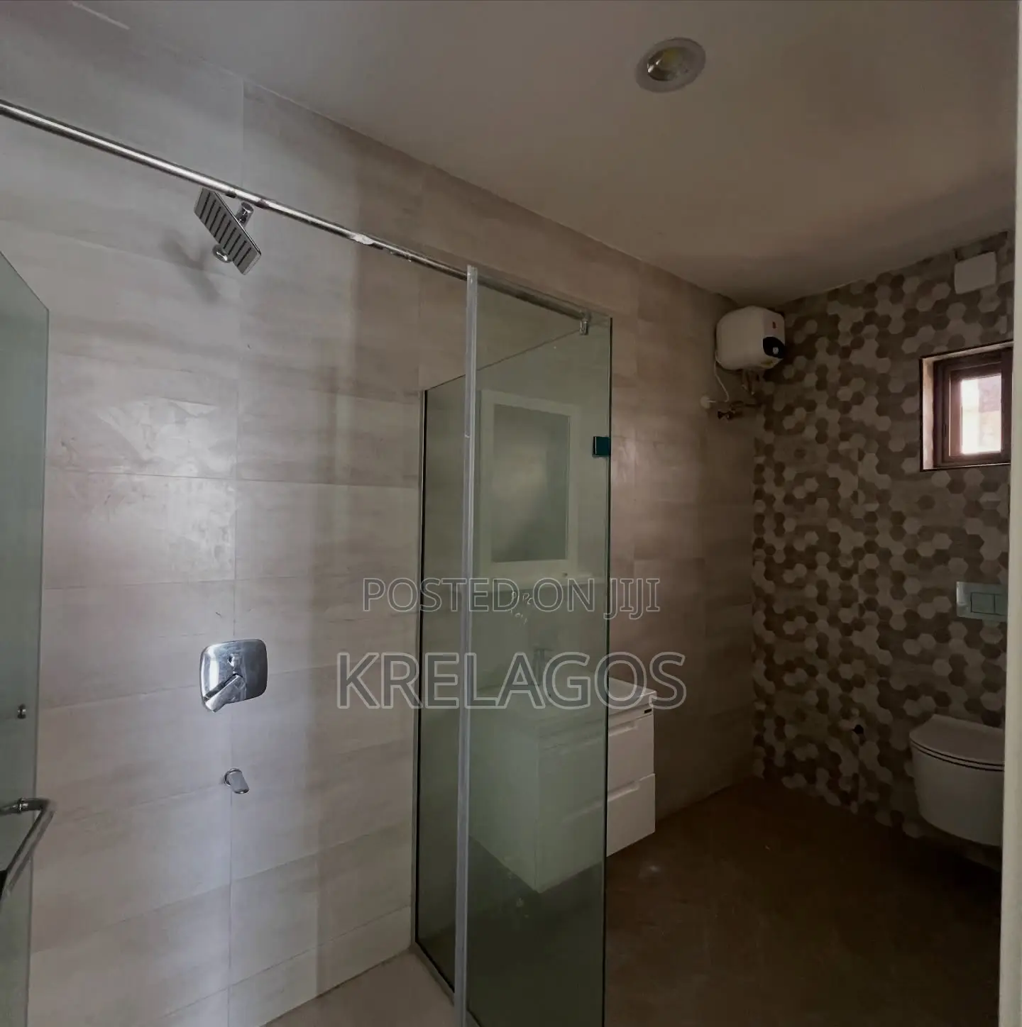 5bdrm Duplex in Banana Island for rent