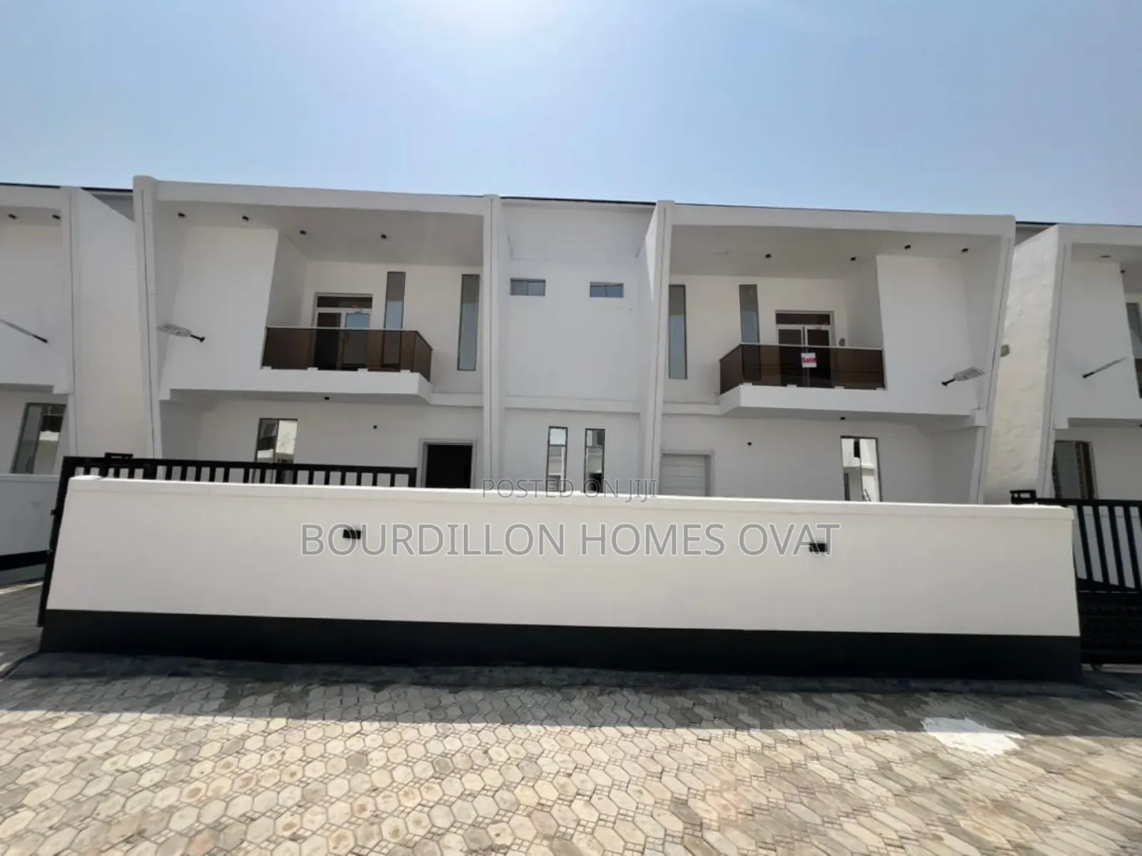 4bdrm Duplex in Ikota Lagos for sale