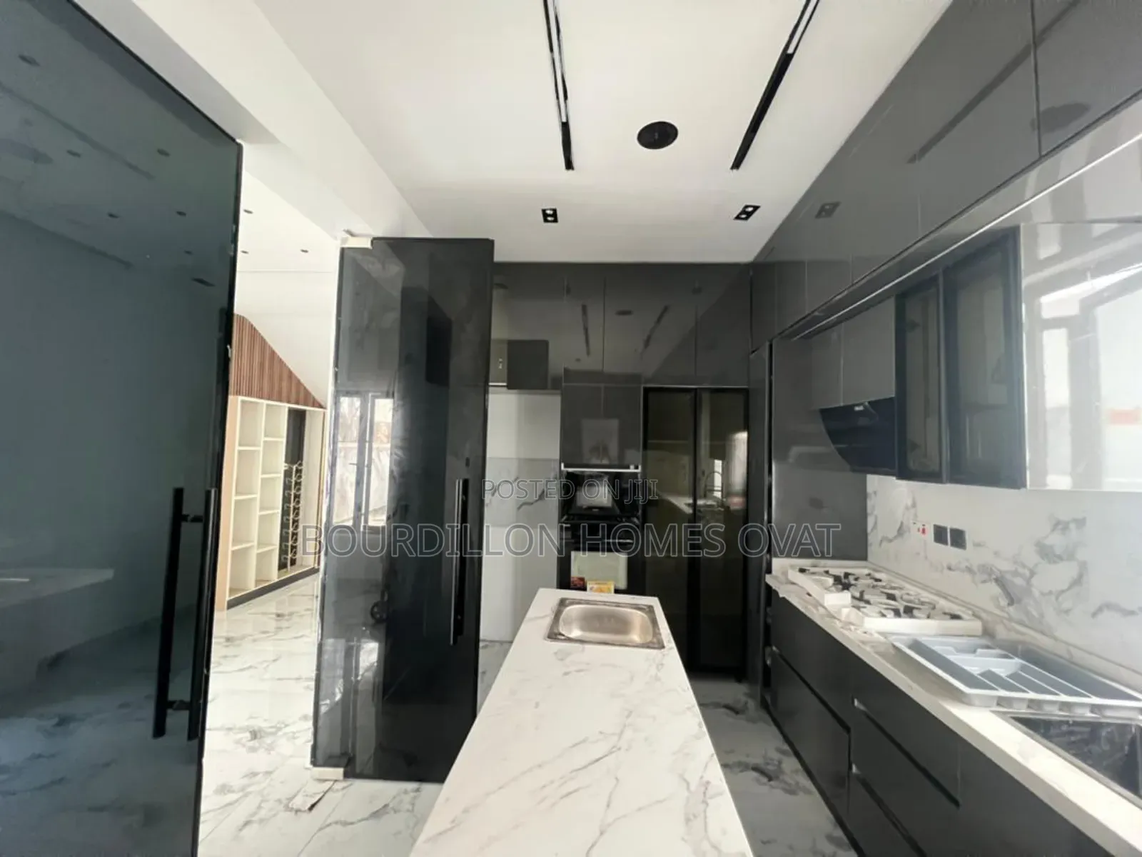 5bdrm Duplex in Ikota Lagos State for sale