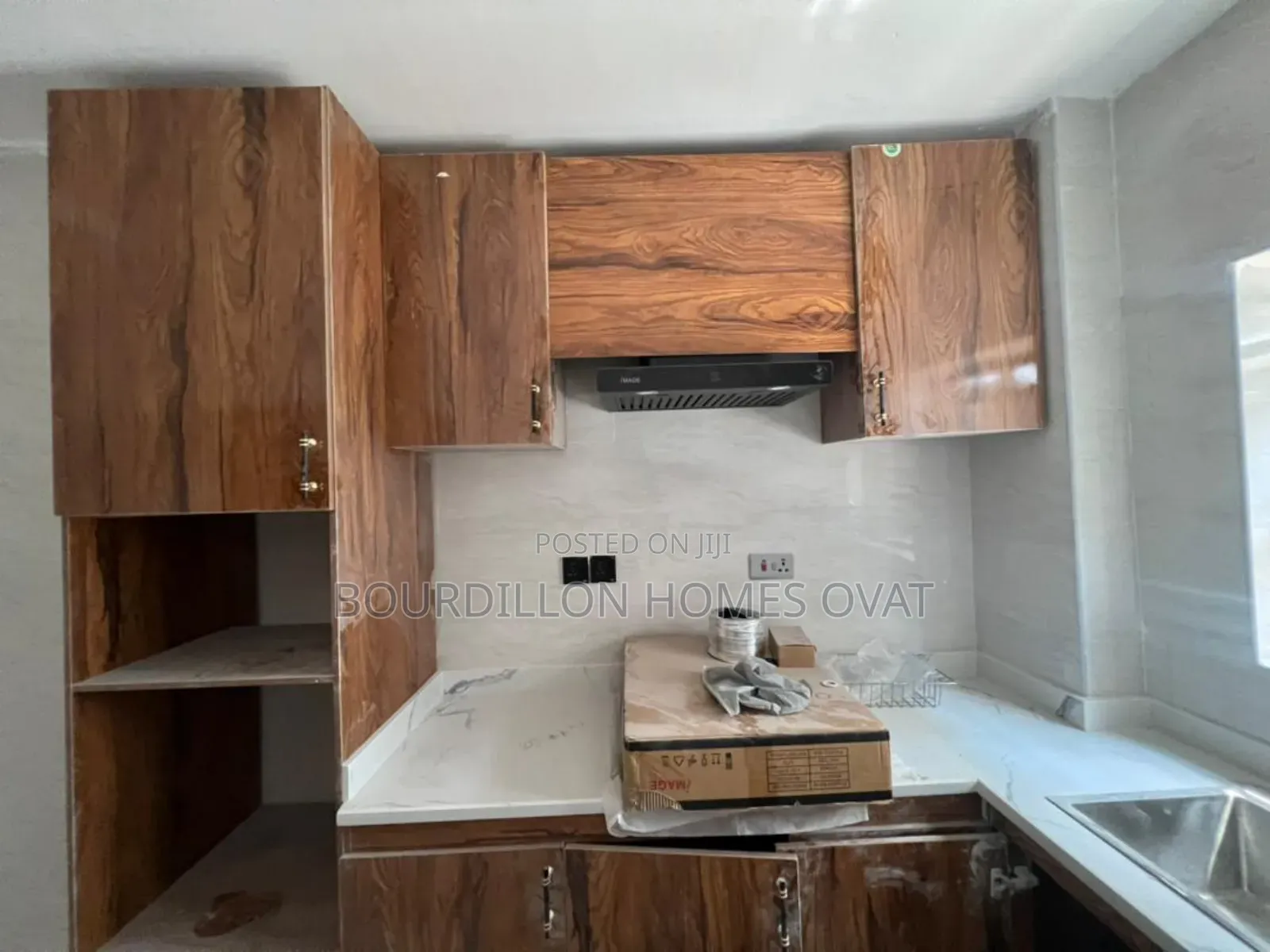 3bdrm Apartment in Ikota Villa Estate for sale
