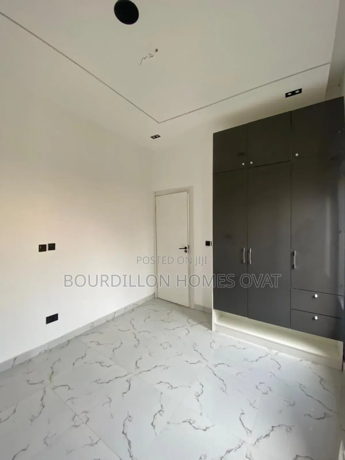 5bdrm Duplex in Ikota Lagos State for sale