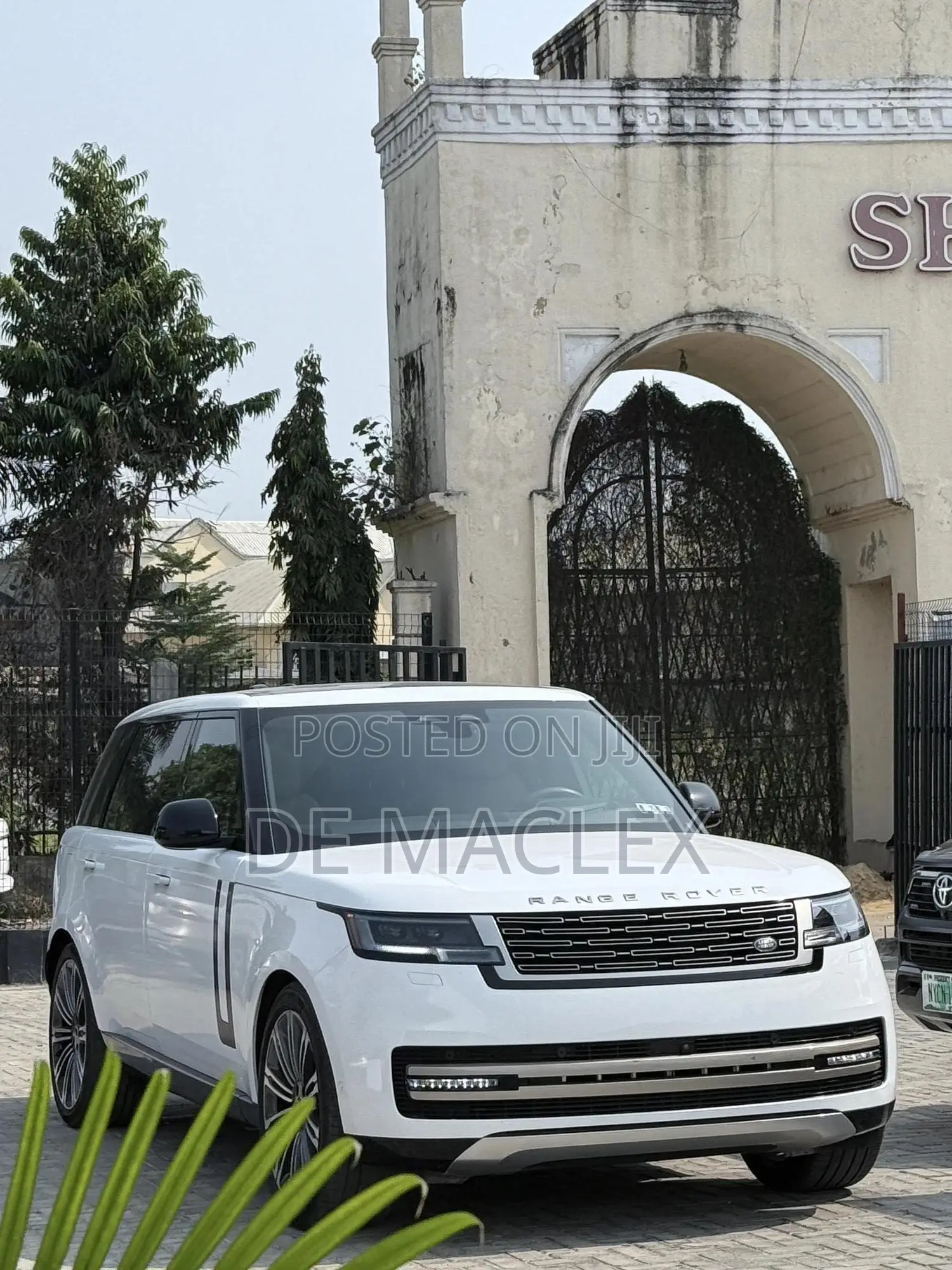 Land Rover Range Rover 2025 White