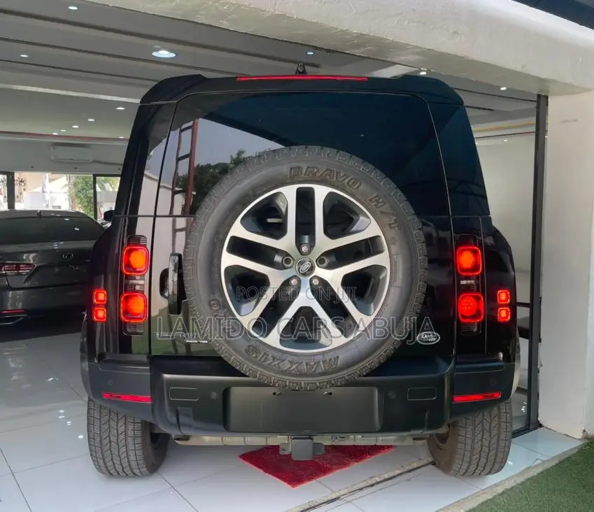 Land Rover Defender X-Dynamic HSE 2021 Black
