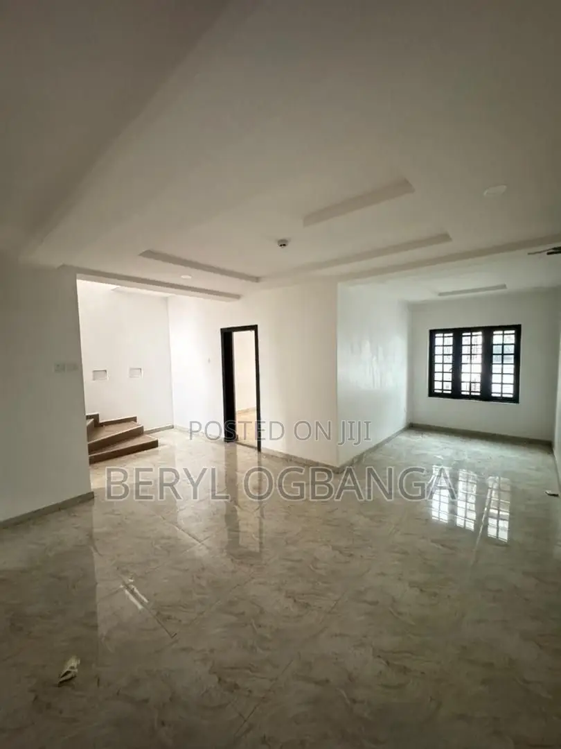 4bdrm Duplex in Ikota for rent