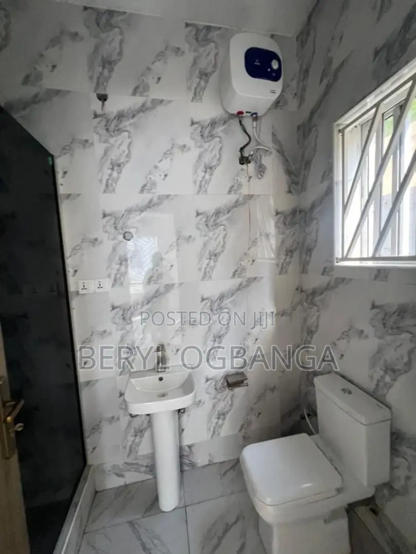 2bdrm Apartment in Ilaje for sale