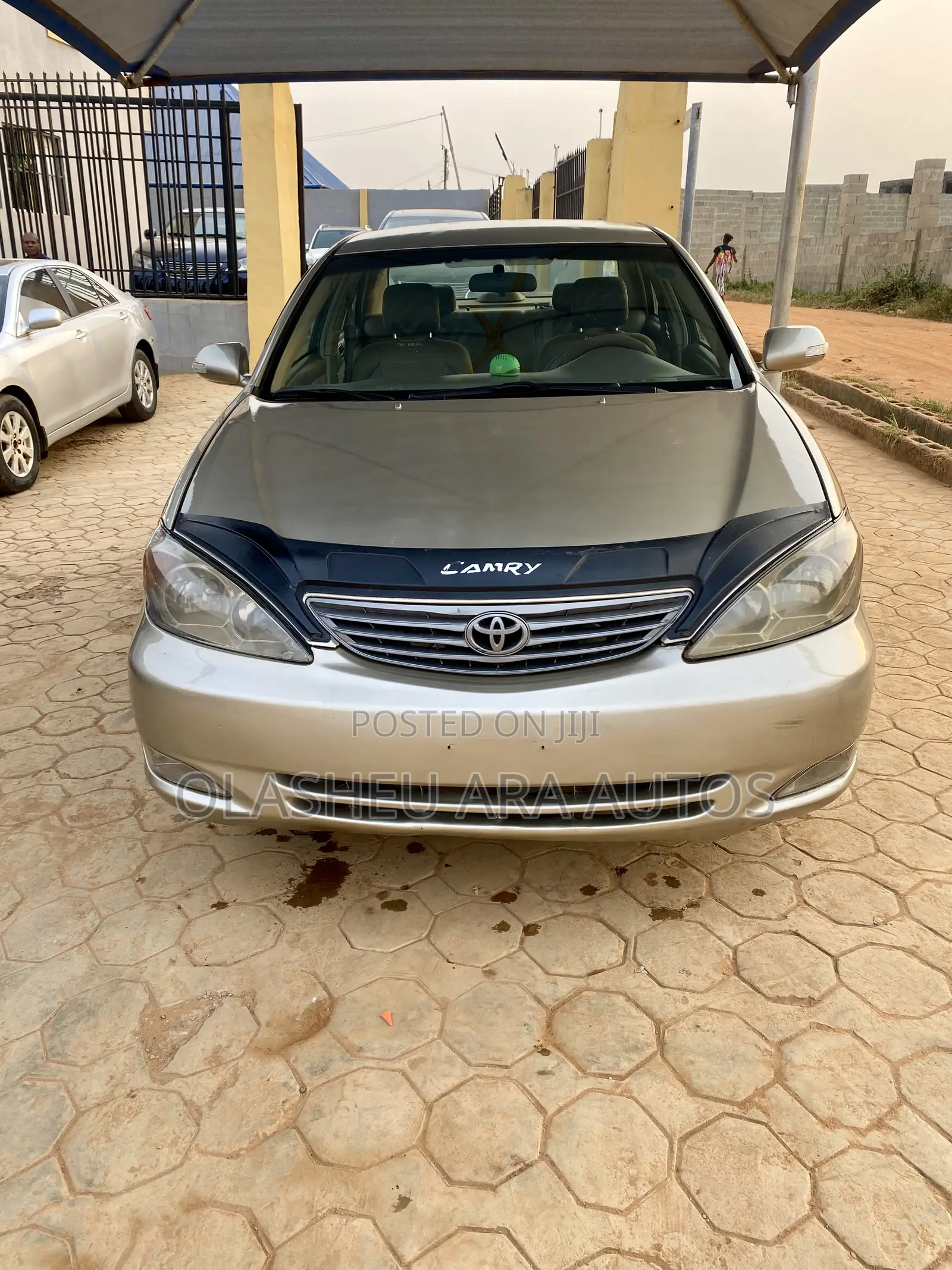 Toyota Camry LE 4dr Sedan (2.4L 4cyl 4A) 2004 Gold