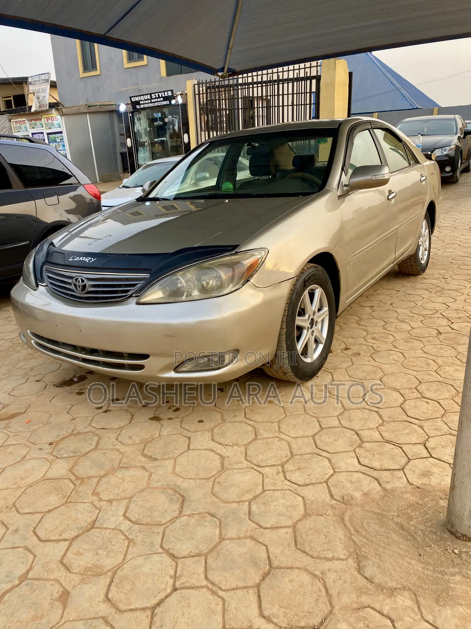 Toyota Camry LE 4dr Sedan (2.4L 4cyl 4A) 2004 Gold