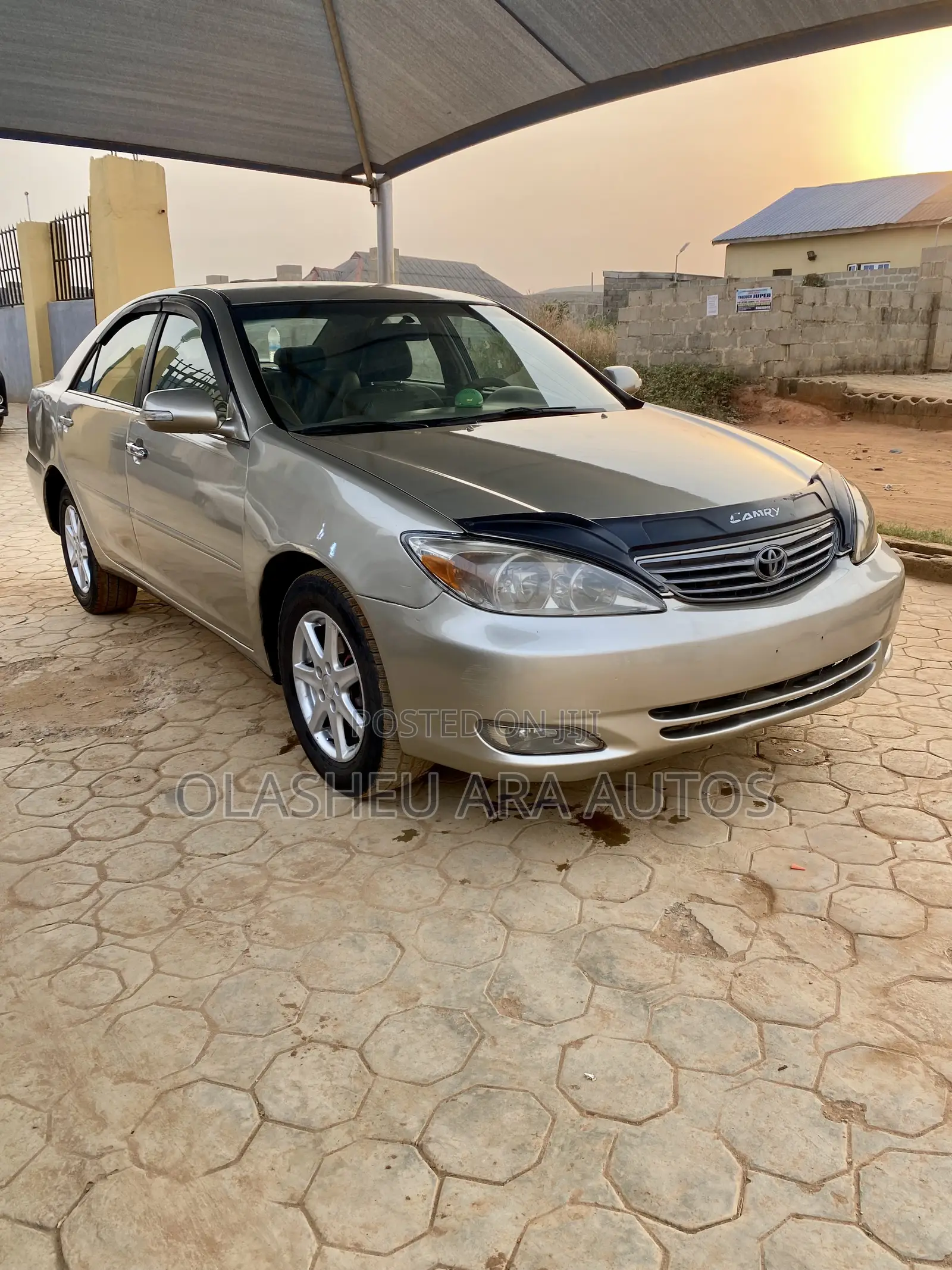 Toyota Camry LE 4dr Sedan (2.4L 4cyl 4A) 2004 Gold