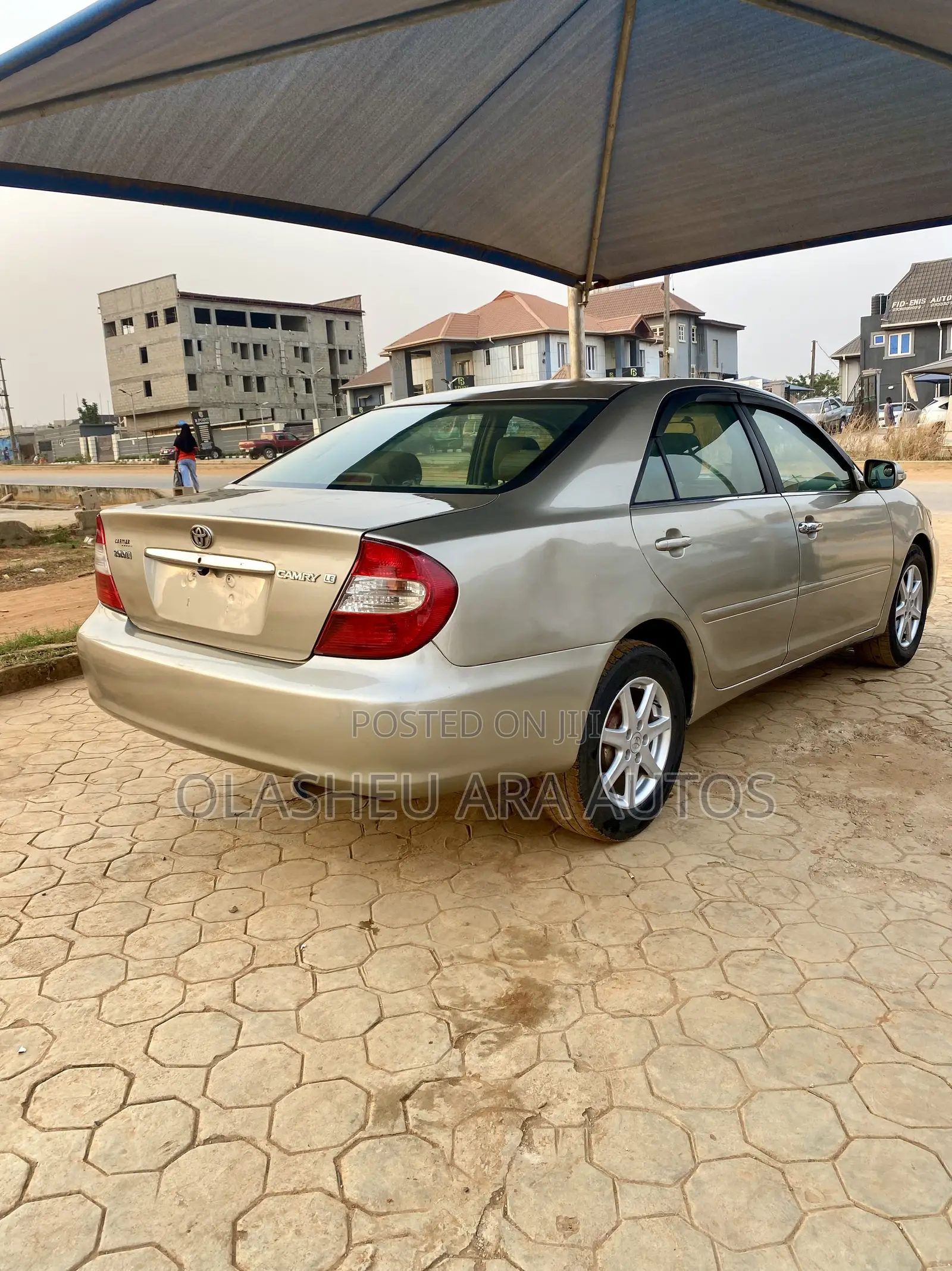 Toyota Camry LE 4dr Sedan (2.4L 4cyl 4A) 2004 Gold