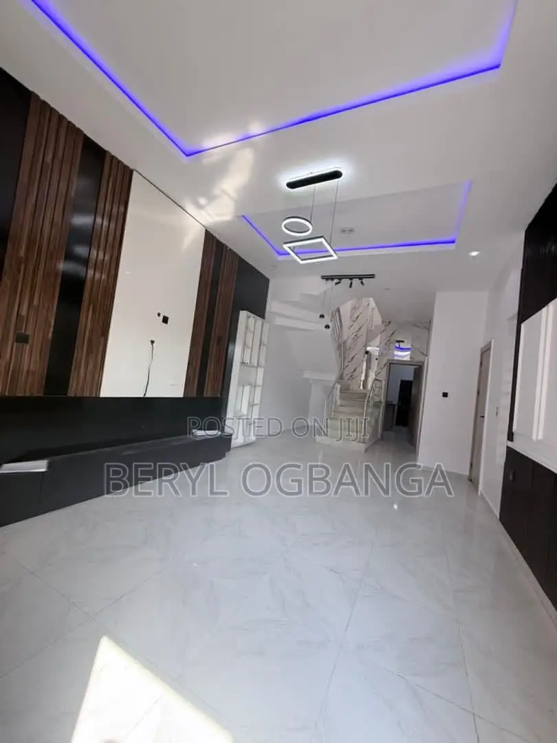 4bdrm Duplex in Ikota for rent