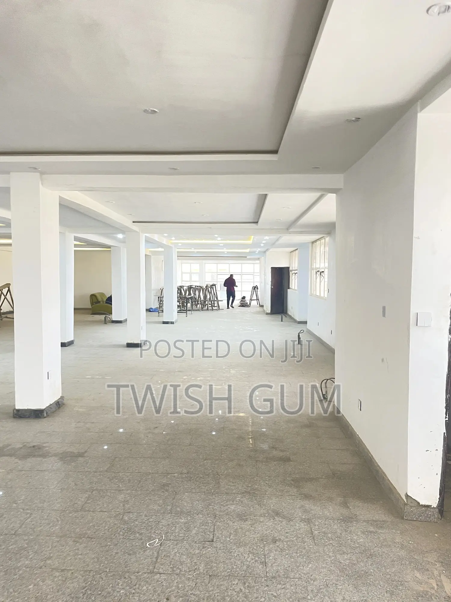 To Let- Office Space(350sqm,120sqm-Penthouse)