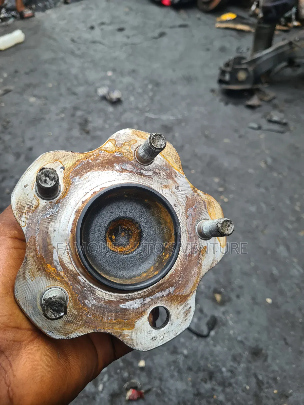 Hub Nissan Rogue 2014-2019