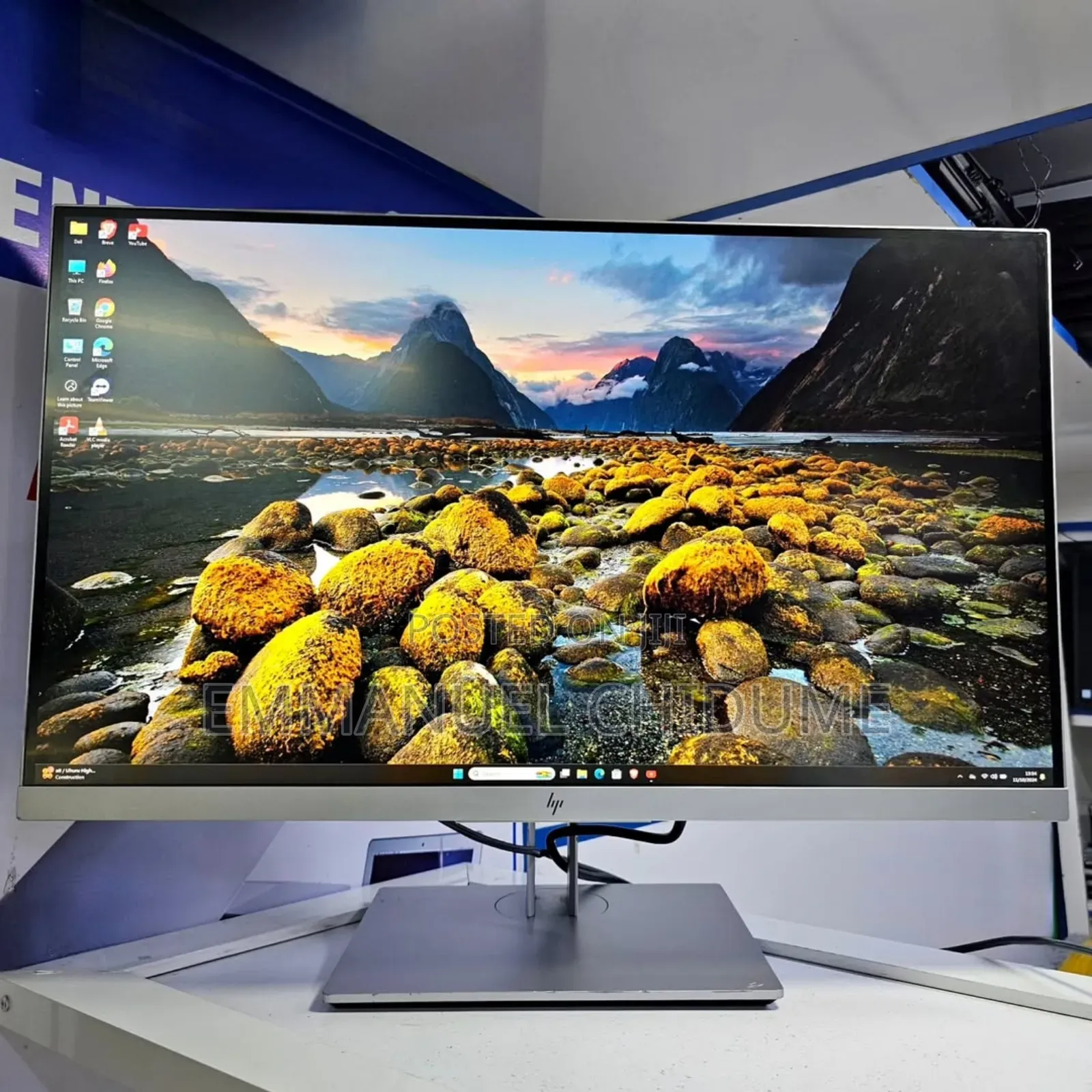27 Inches Hp Resolution Monitor
