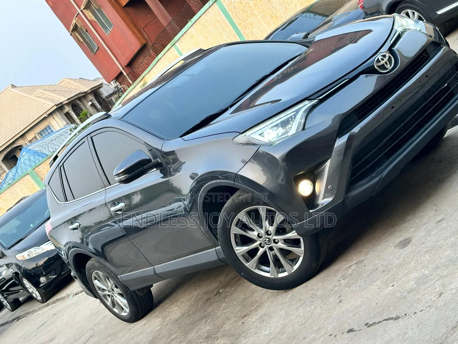 Toyota RAV4 Limited AWD (2.5L 4cyl 6A) 2016 Gray